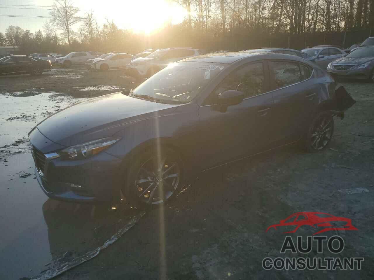 MAZDA 3 2018 - 3MZBN1V30JM185407