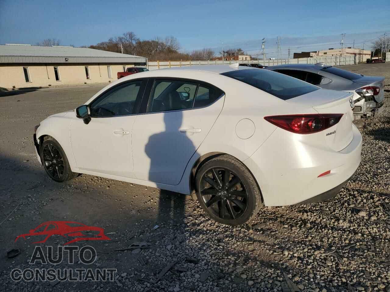 MAZDA 3 2018 - 3MZBN1V32JM190429