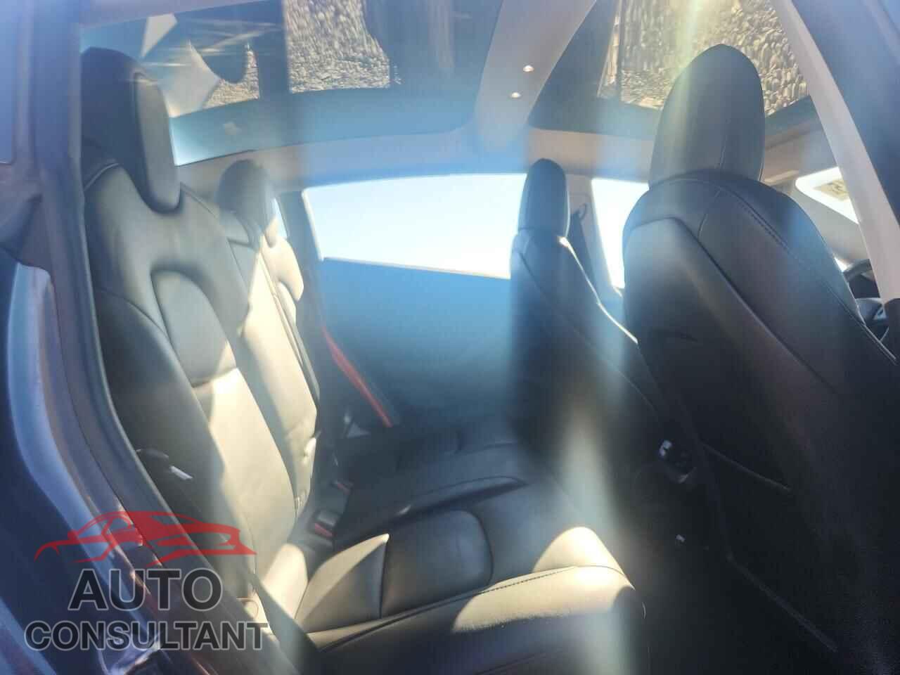 TESLA MODEL 3 2022 - 5YJ3E1EA4NF289463