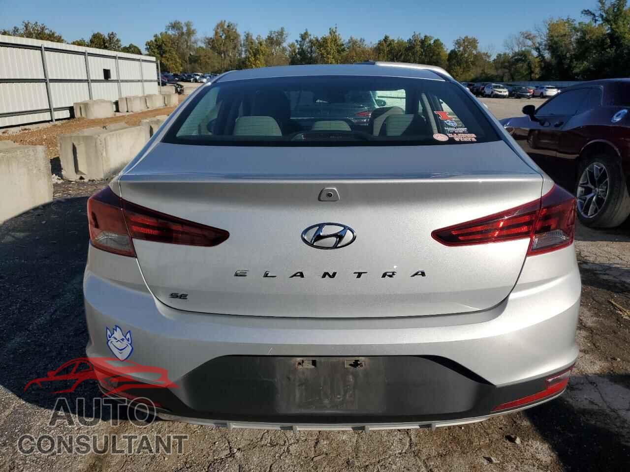 HYUNDAI ELANTRA 2019 - 5NPD74LF4KH484863