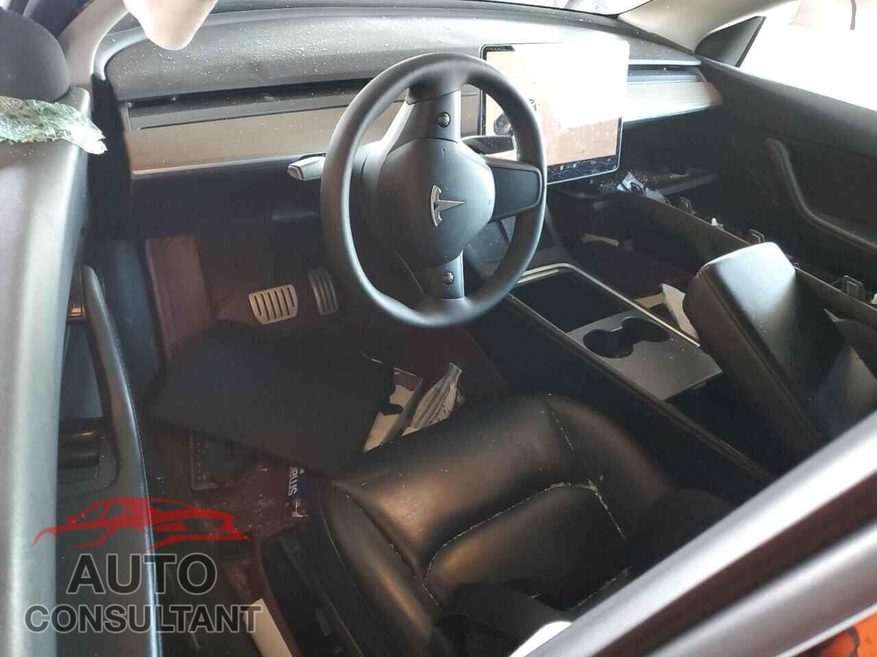 TESLA MODEL Y 2021 - 5YJYGDEF1MF151388