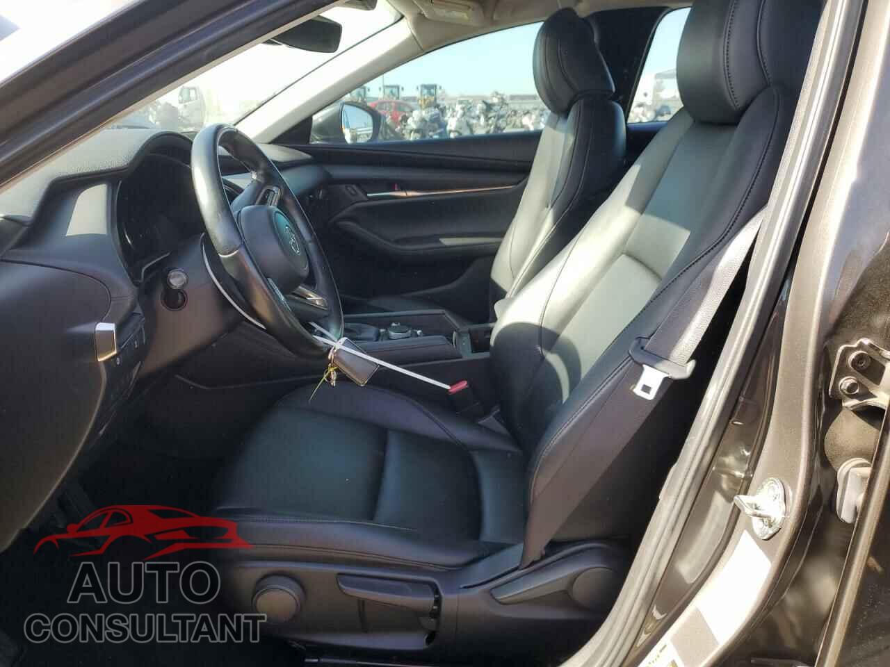 MAZDA 3 2019 - JM1BPACL8K1111585