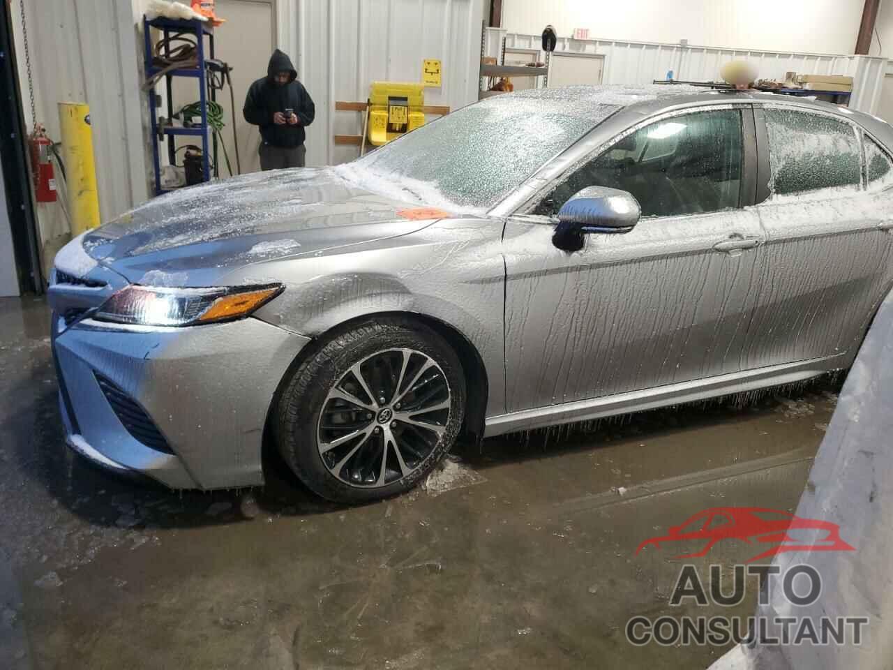 TOYOTA CAMRY 2018 - 4T1B11HKXJU158644