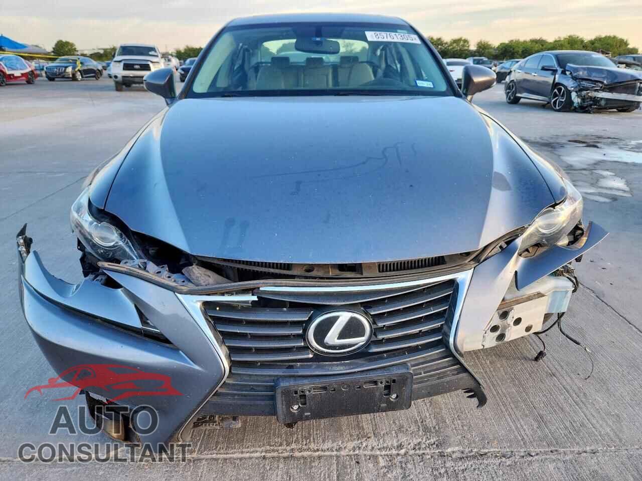 LEXUS IS 2016 - JTHBA1D29G5030004