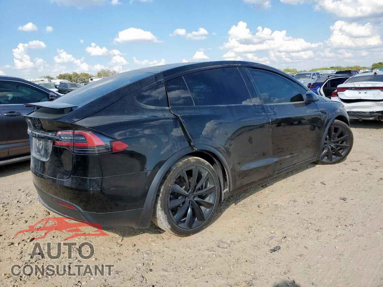 TESLA MODEL X 2017 - 5YJXCBE21HF050463