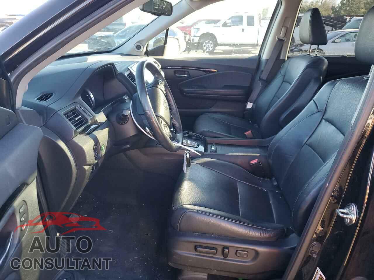 HONDA PILOT 2017 - 5FNYF6H00HB015099