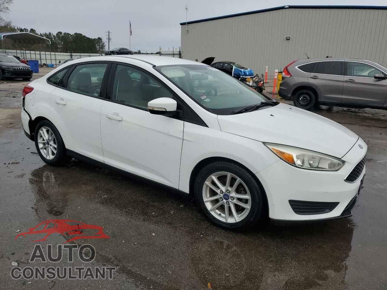 FORD FOCUS 2015 - 1FADP3F20FL280829