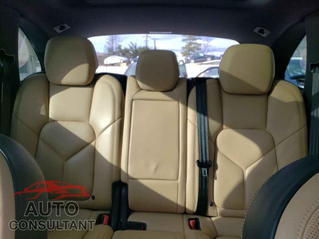PORSCHE CAYENNE 2016 - WP1AE2A29GLA17128