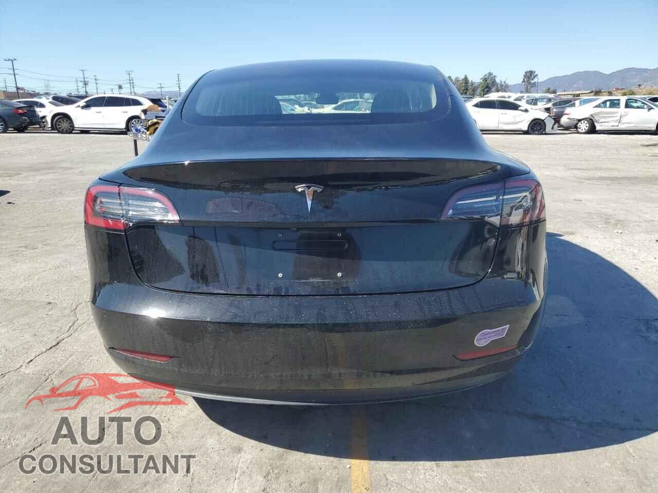 TESLA MODEL 3 2018 - 5YJ3E1EA5JF157452