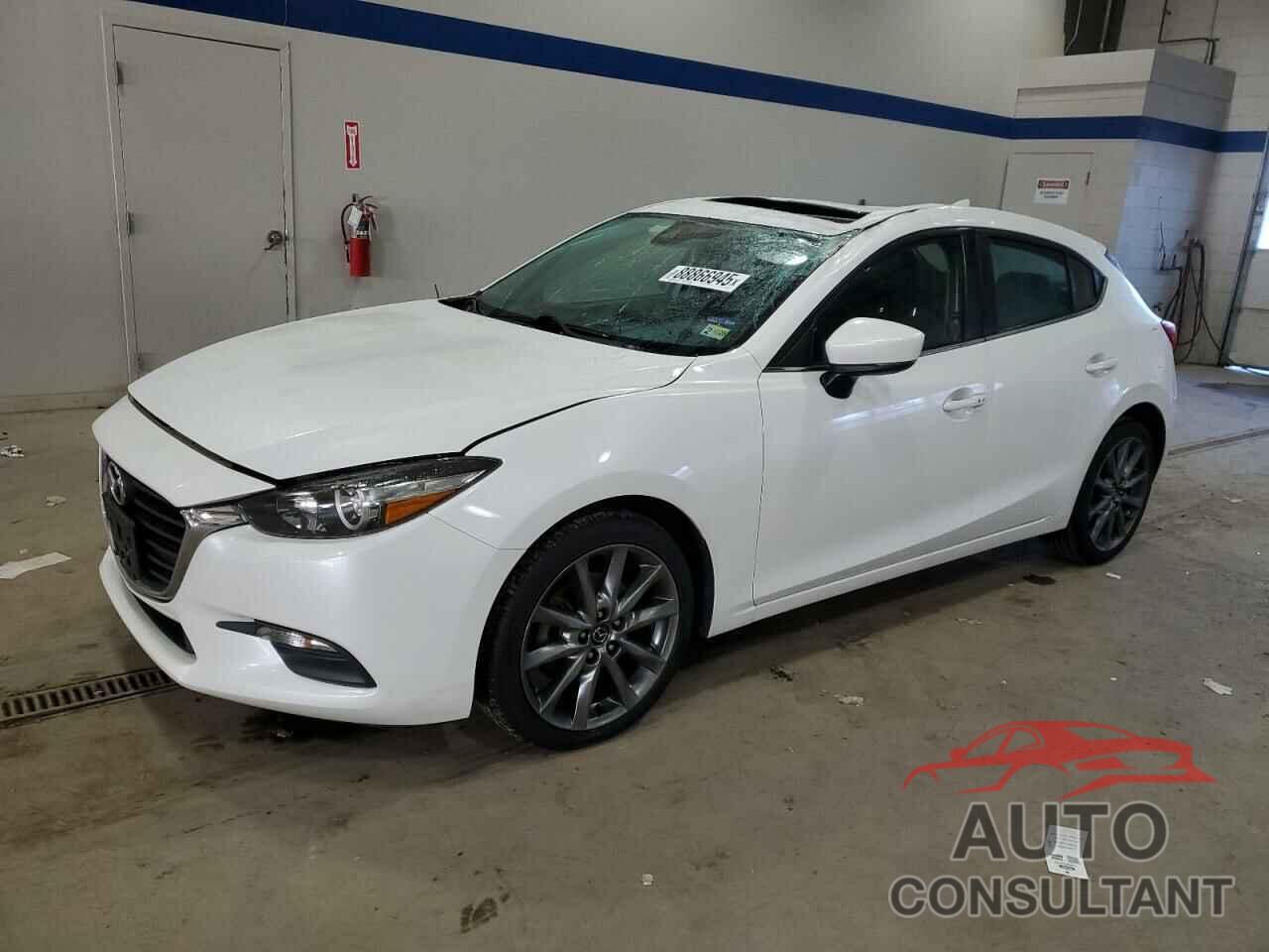 MAZDA 3 2018 - 3MZBN1L32JM263527