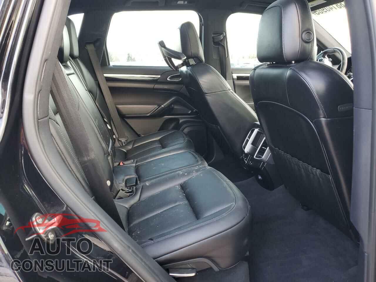 PORSCHE CAYENNE 2016 - WP1AA2A24GKA13425