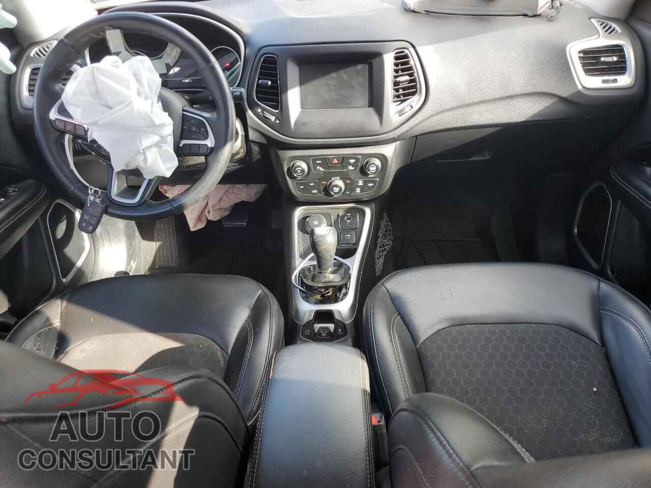 JEEP COMPASS 2018 - 3C4NJDBB8JT333530