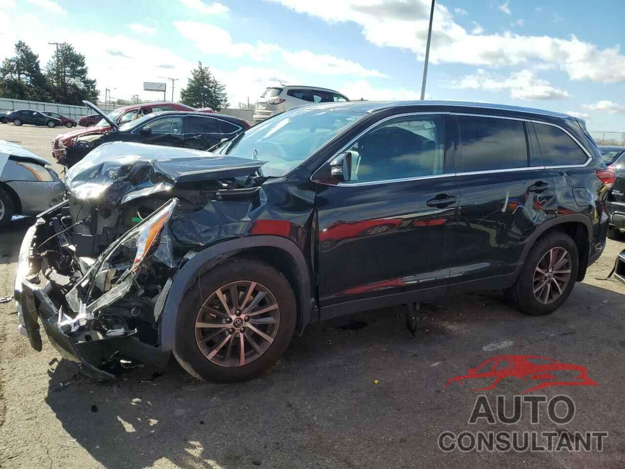 TOYOTA HIGHLANDER 2019 - 5TDJZRFH4KS588769