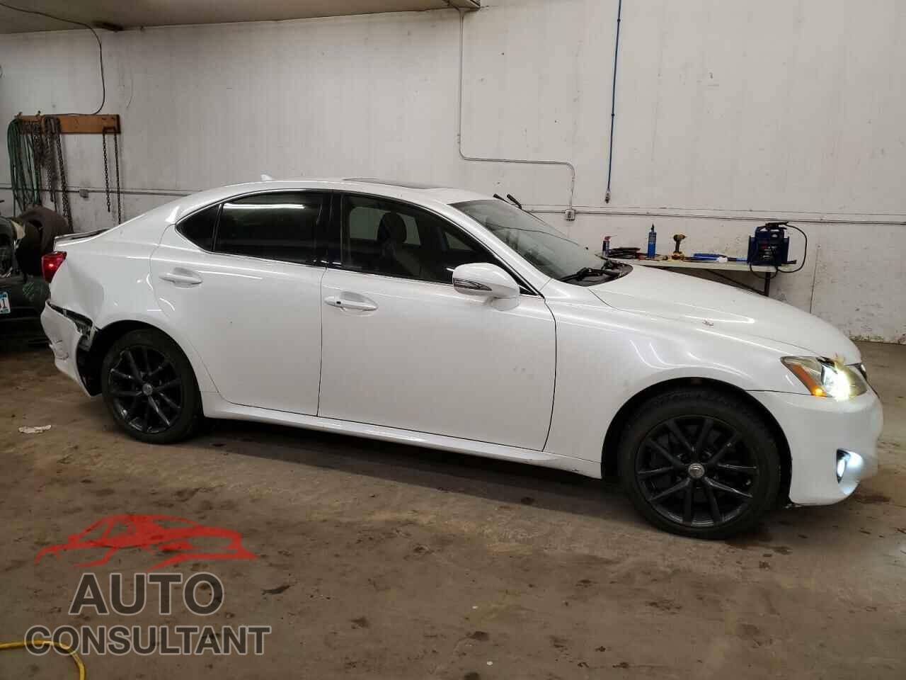 LEXUS IS 2012 - JTHCE5C2XC5002949