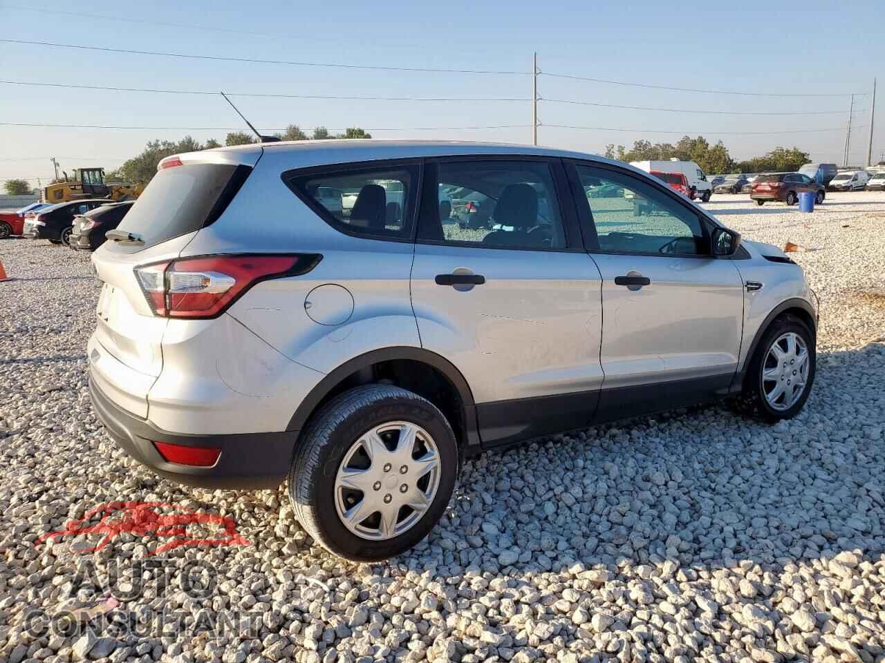 FORD ESCAPE 2017 - 1FMCU0F79HUD01954