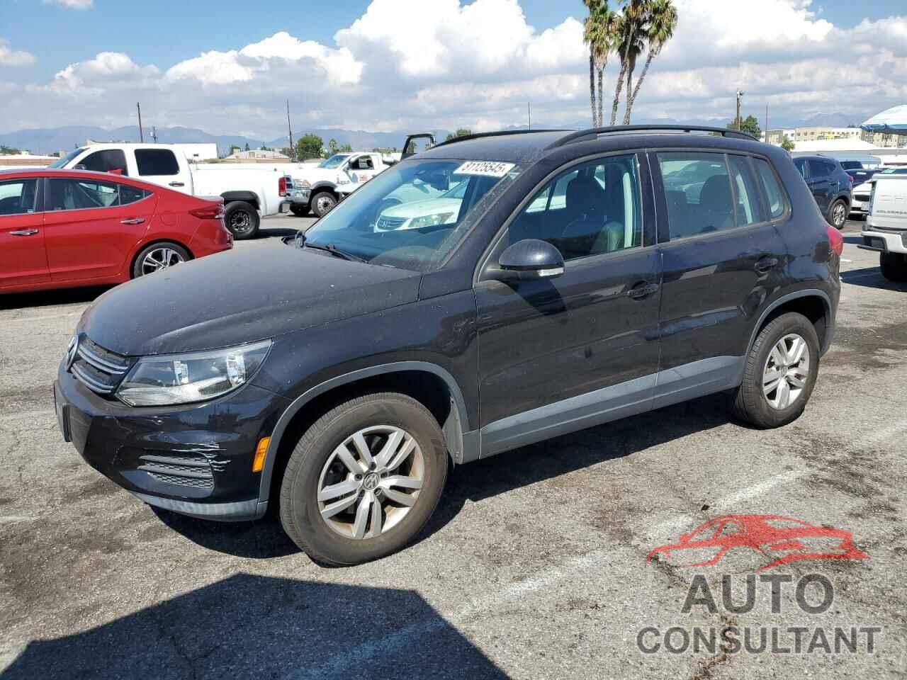 VOLKSWAGEN TIGUAN 2017 - WVGAV7AX8HK034161
