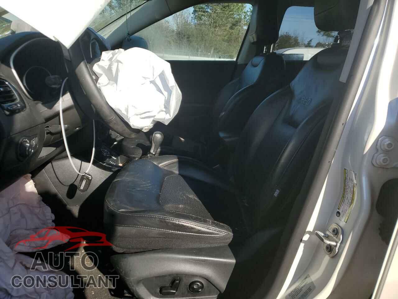 JEEP COMPASS 2017 - 3C4NJDCB6HT611060
