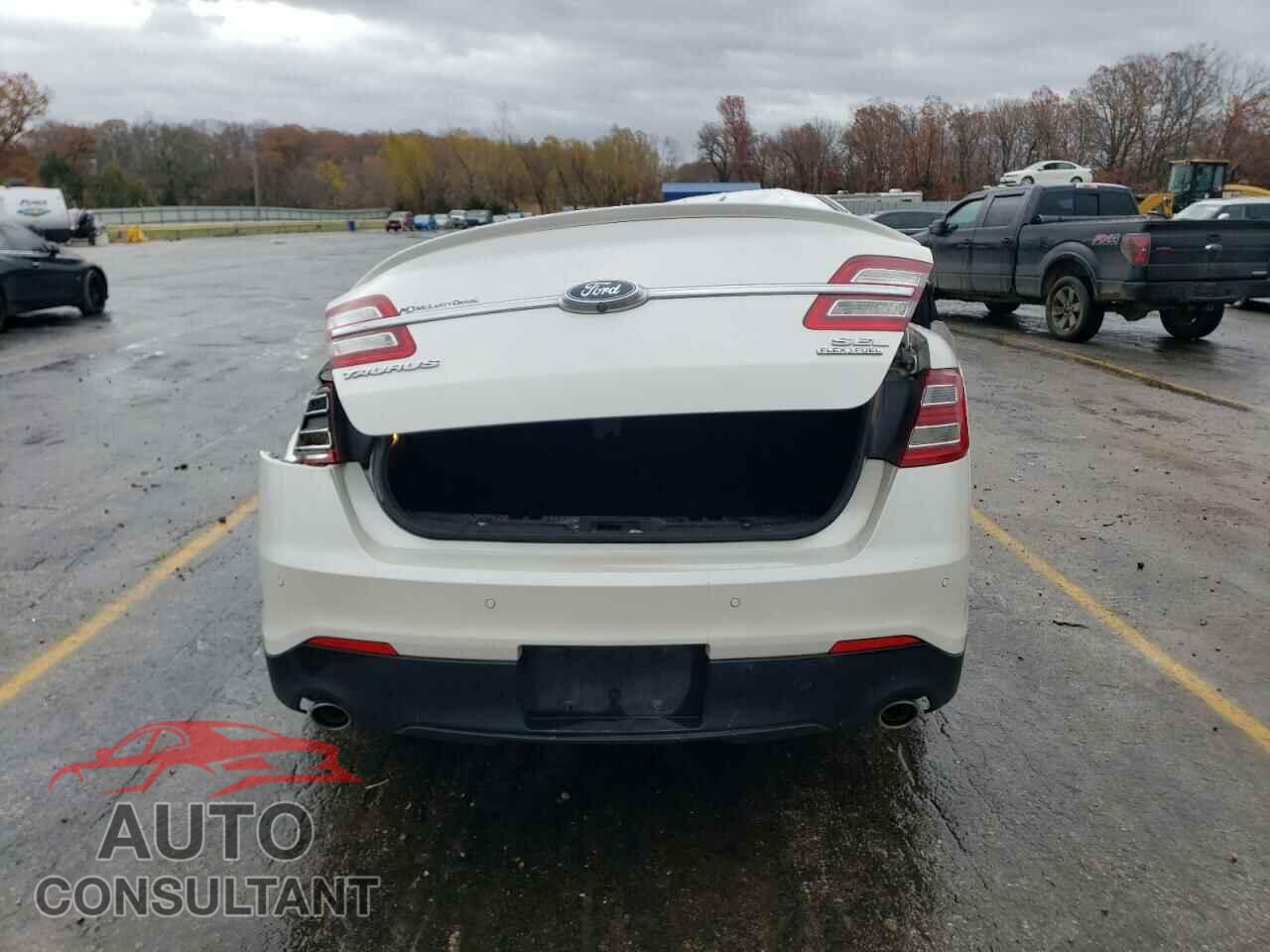 FORD TAURUS 2017 - 1FAHP2E84HG127433