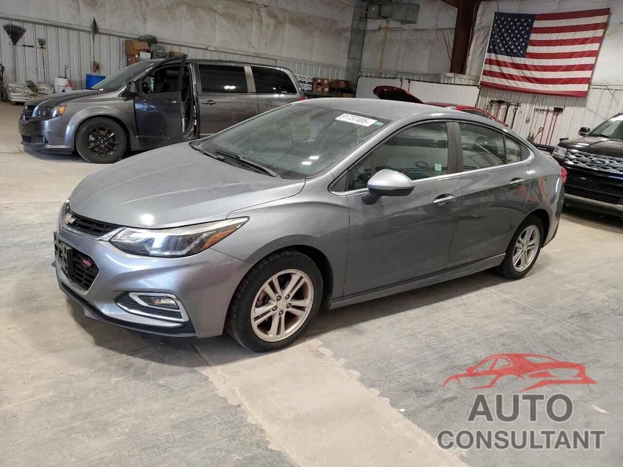 CHEVROLET CRUZE 2018 - 1G1BE5SM7J7125523