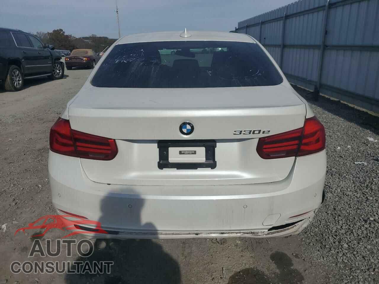 BMW 3 SERIES 2017 - WBA8E1C52HK479844