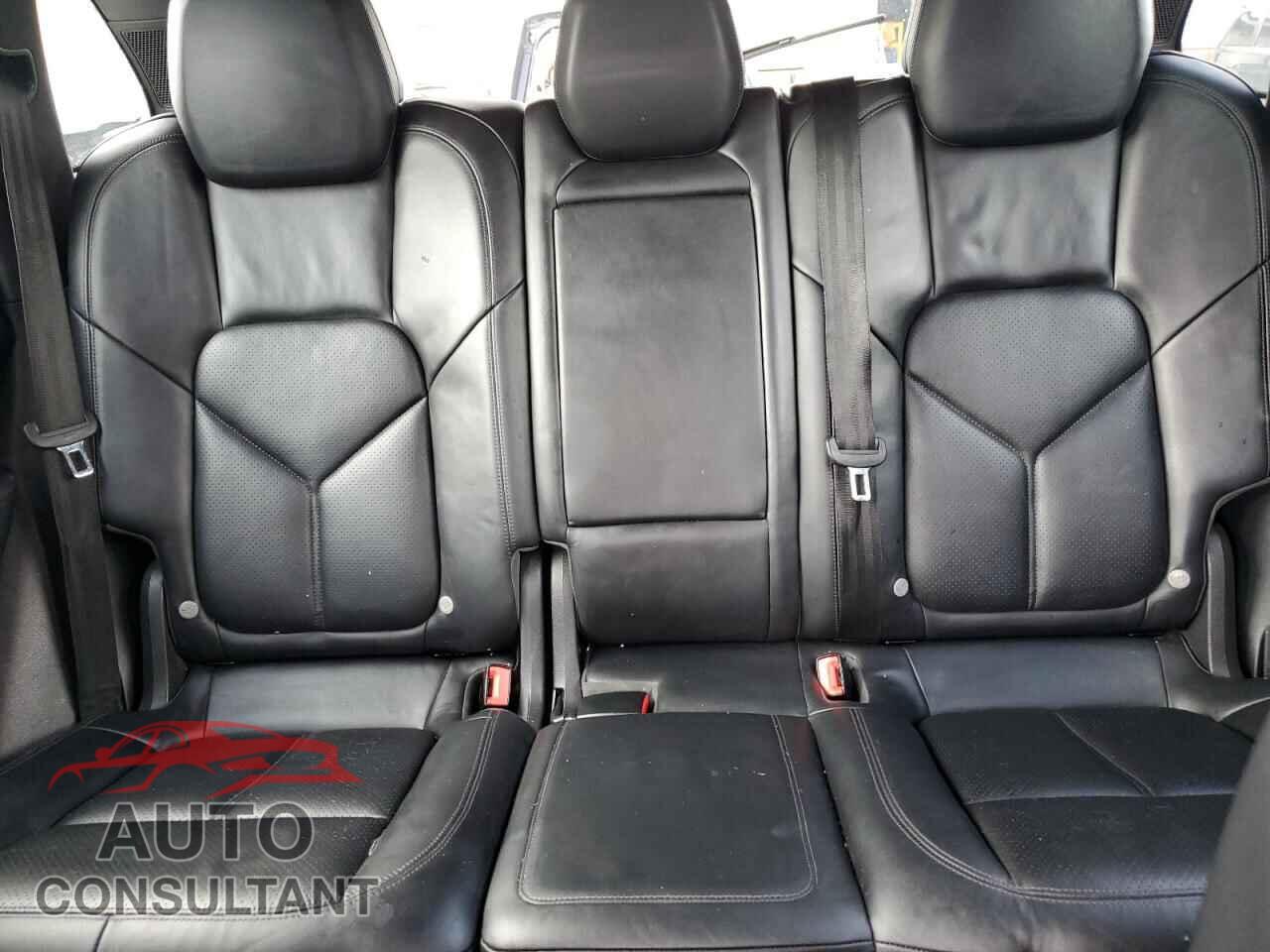 PORSCHE CAYENNE 2012 - WP1AA2A25CLA00395
