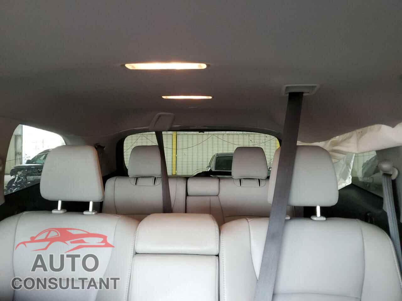HONDA PILOT 2017 - 5FNYF5H5XHB021353