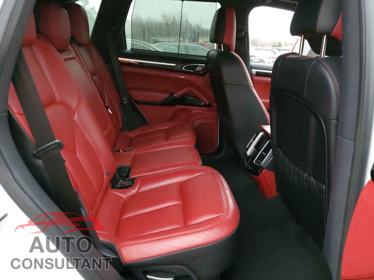 PORSCHE CAYENNE 2016 - WP1AA2A24GLA10972