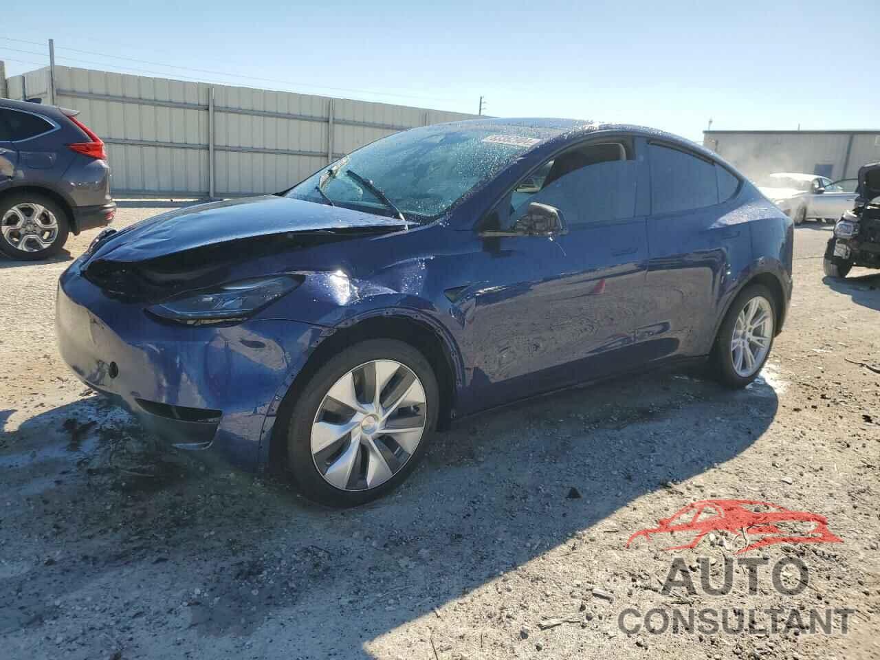 TESLA MODEL Y 2024 - 7SAYGDEE9RA270370