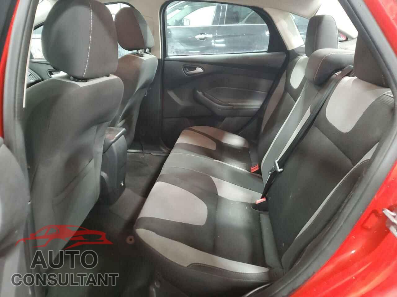 FORD FOCUS 2014 - 1FADP3F29EL317018