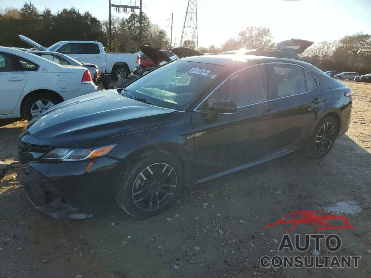 TOYOTA CAMRY 2018 - 4T1B11HK5JU012636