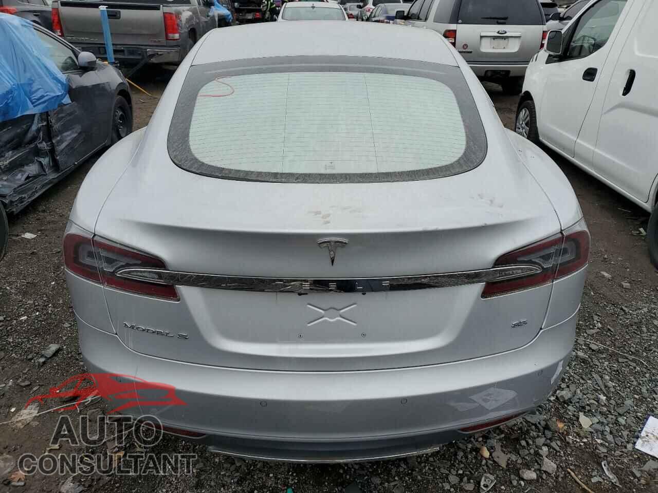 TESLA MODEL S 2014 - 5YJSA1H18EFP38579