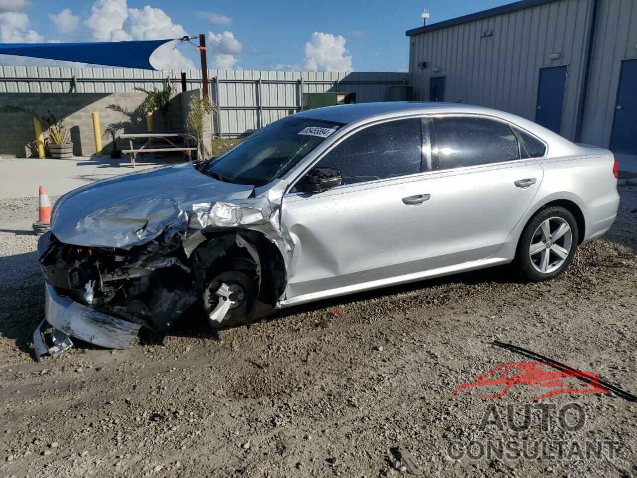 VOLKSWAGEN PASSAT 2013 - 1VWBP7A33DC115098