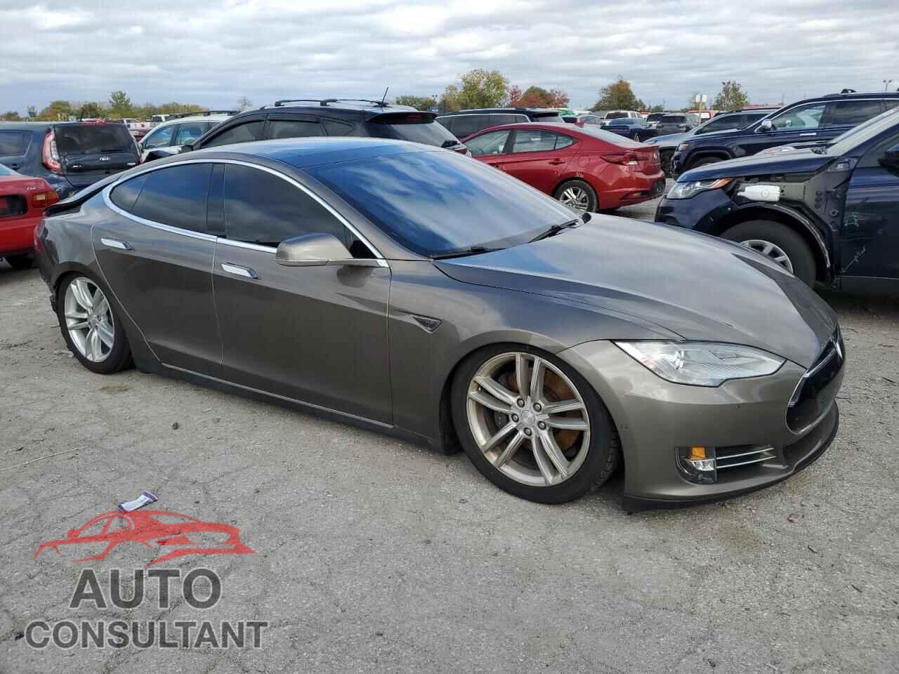 TESLA MODEL S 2015 - 5YJSA1E21FF113021
