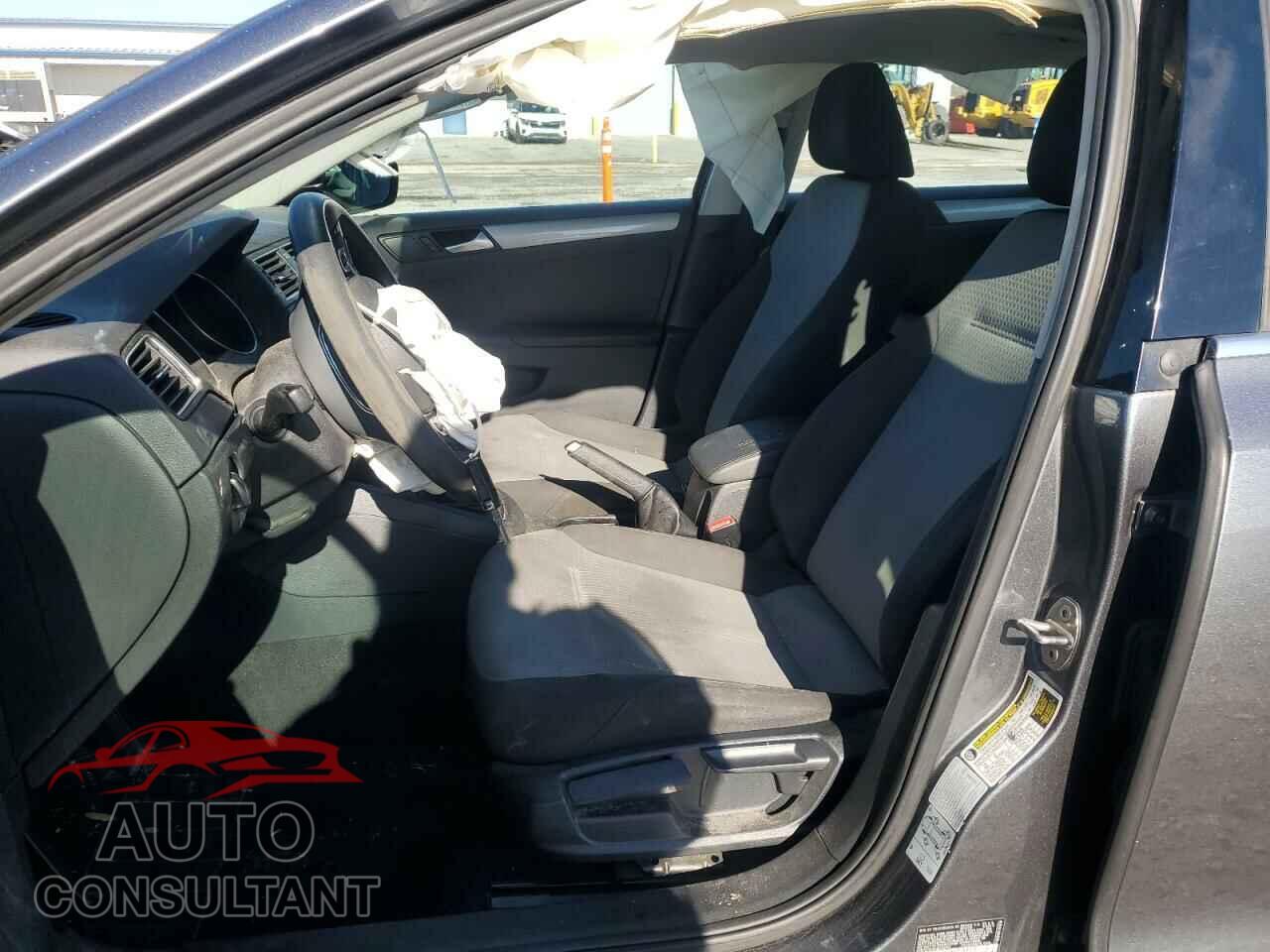 VOLKSWAGEN JETTA 2017 - 3VW2B7AJ4HM383983