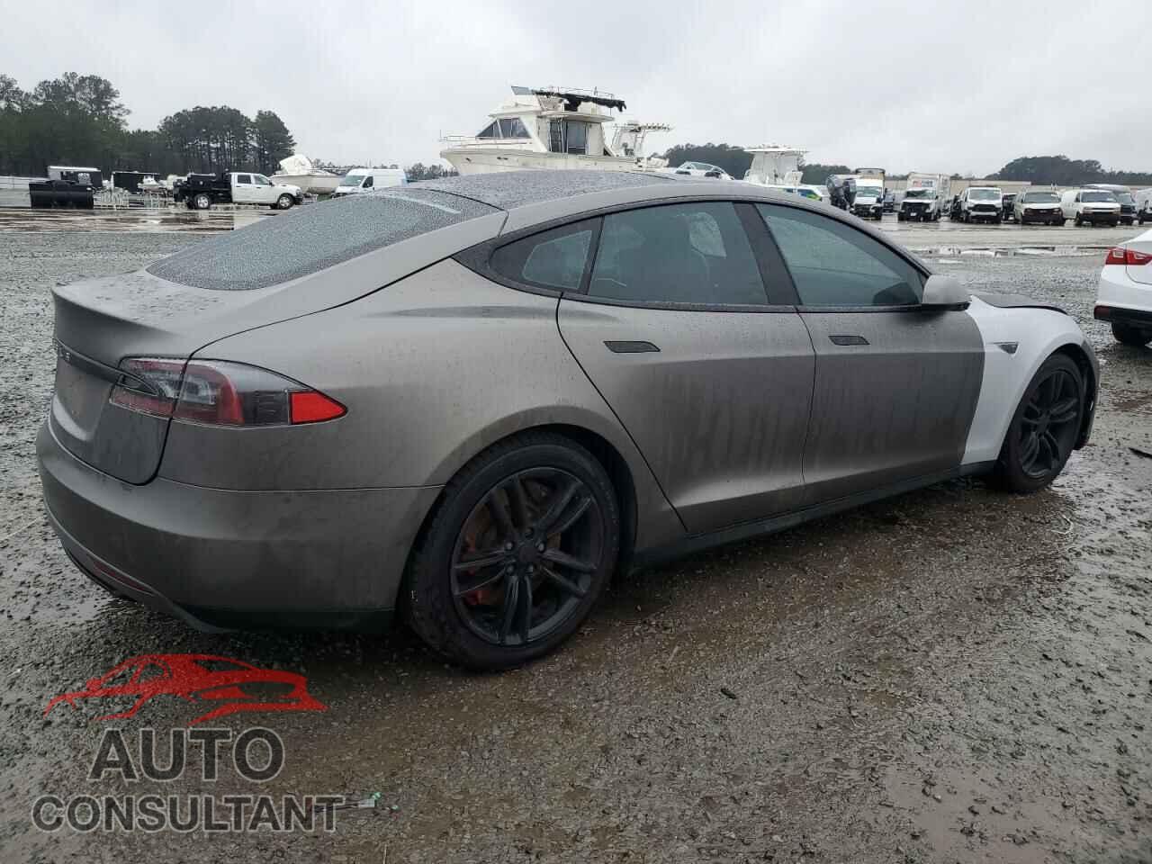 TESLA MODEL S 2015 - 5YJSA1E22FF118003