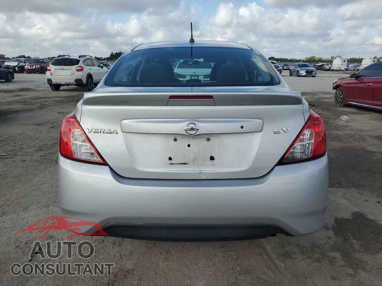 NISSAN VERSA 2017 - 3N1CN7AP3HL803387