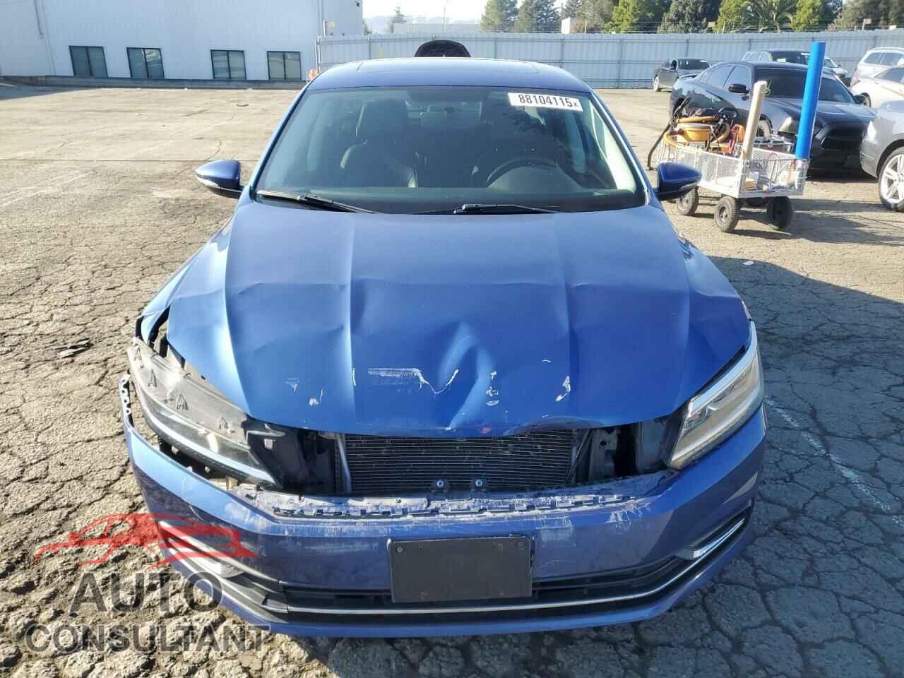 VOLKSWAGEN PASSAT 2017 - 1VWBT7A33HC067538