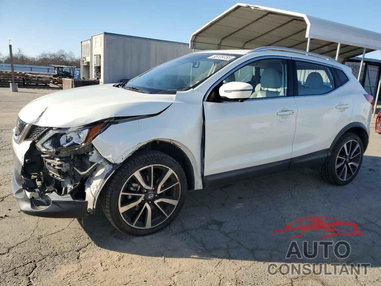 NISSAN ROGUE 2017 - JN1BJ1CR4HW121017