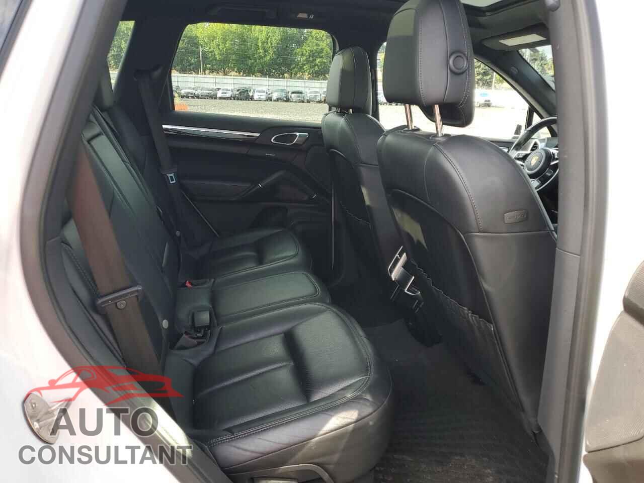 PORSCHE CAYENNE 2016 - WP1AA2A29GLA06500