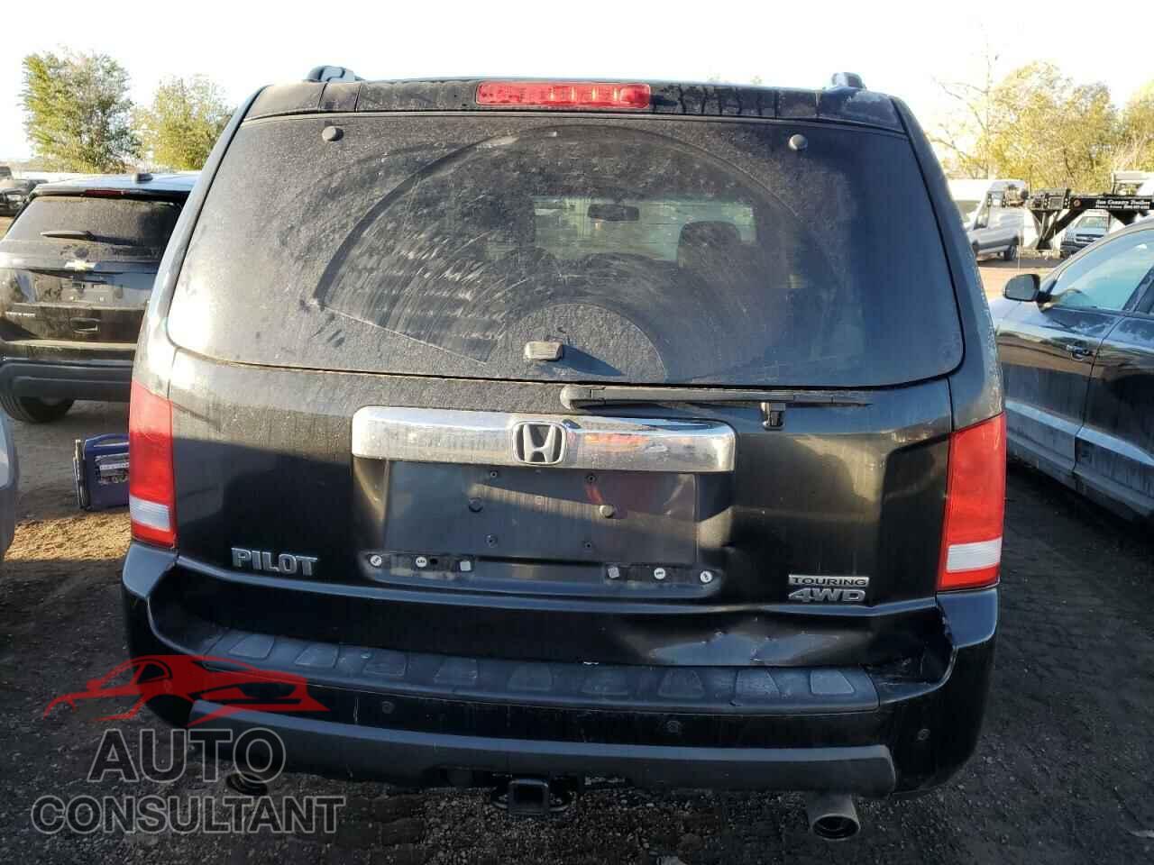HONDA PILOT 2011 - 5FNYF4H98BB056977