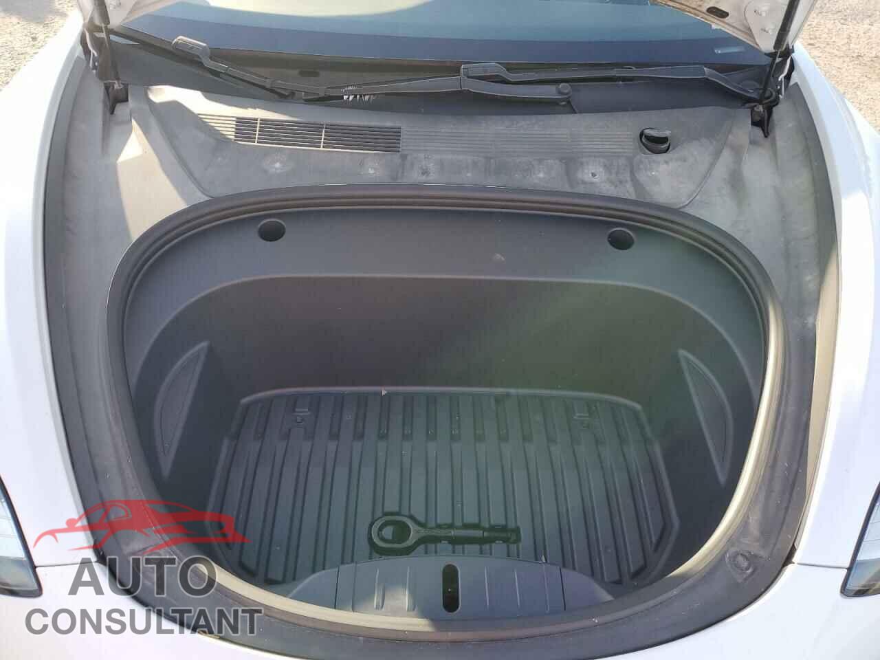TESLA MODEL 3 2020 - 5YJ3E1EBXLF791108