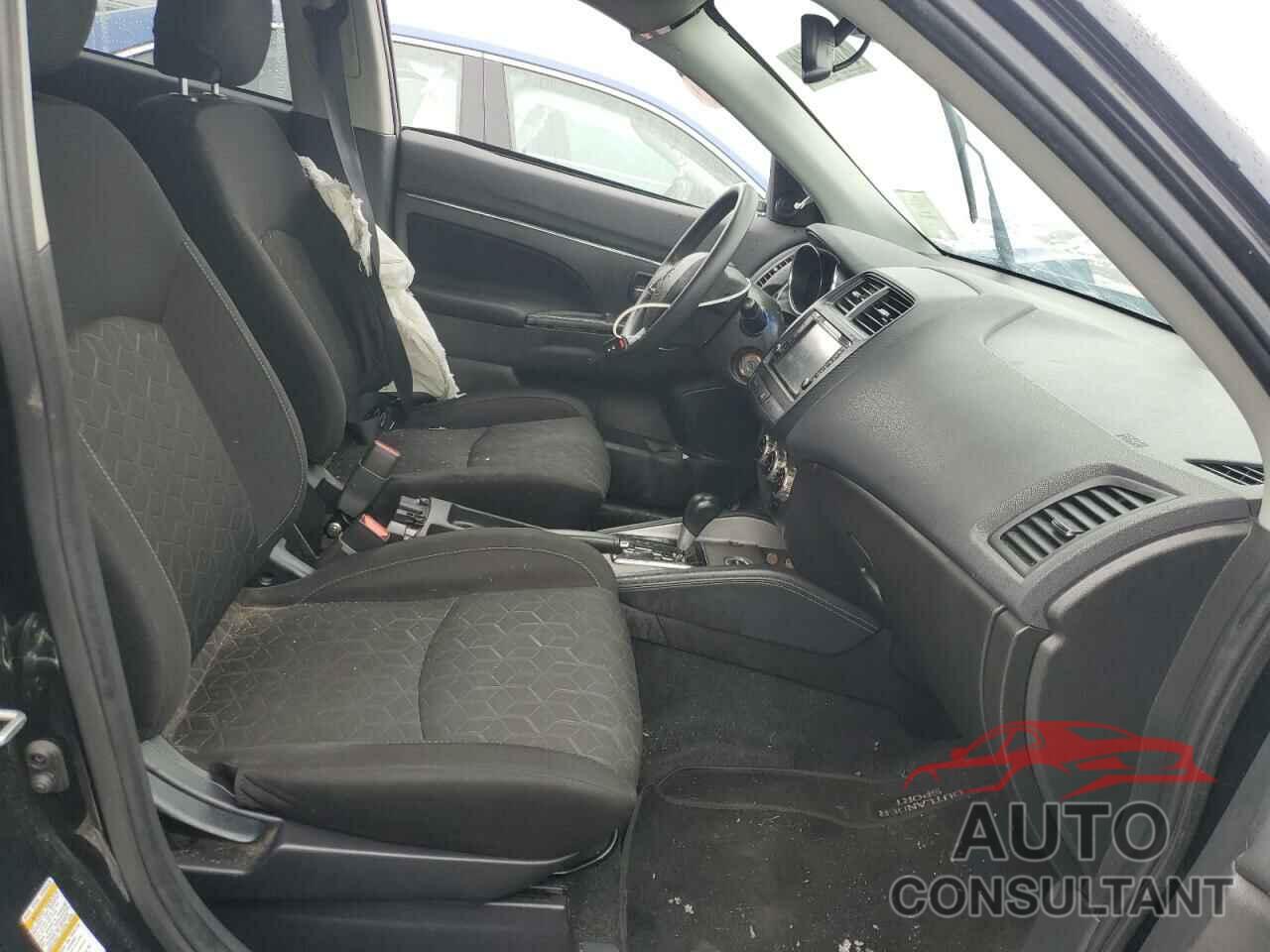 MITSUBISHI OUTLANDER 2021 - JA4ARUAU9MU024955