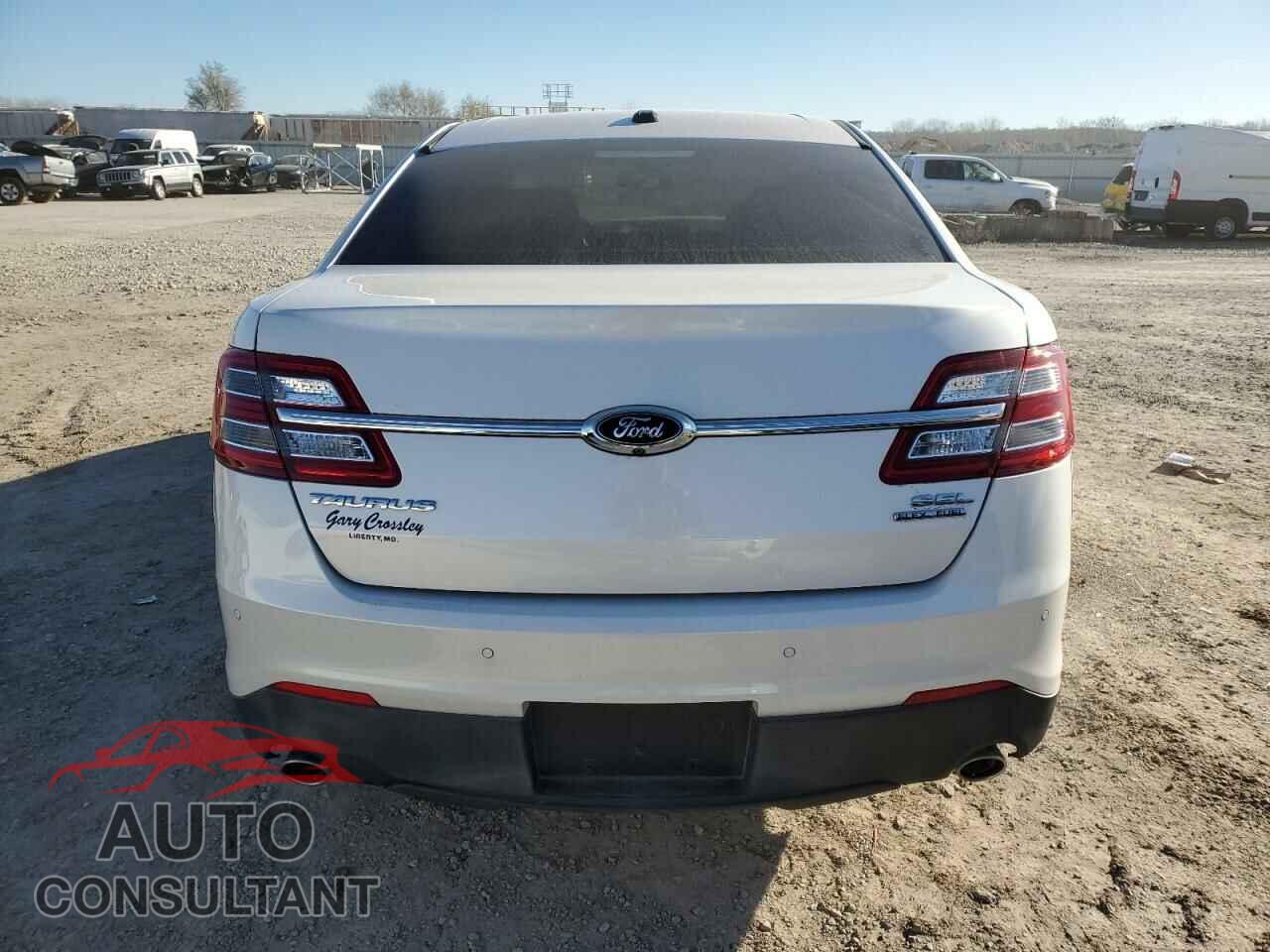 FORD TAURUS 2017 - 1FAHP2E83HG114690