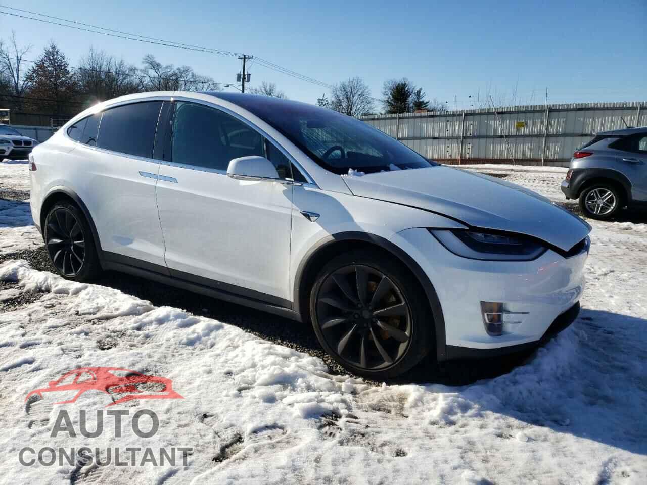 TESLA MODEL X 2018 - 5YJXCBE21JF127791
