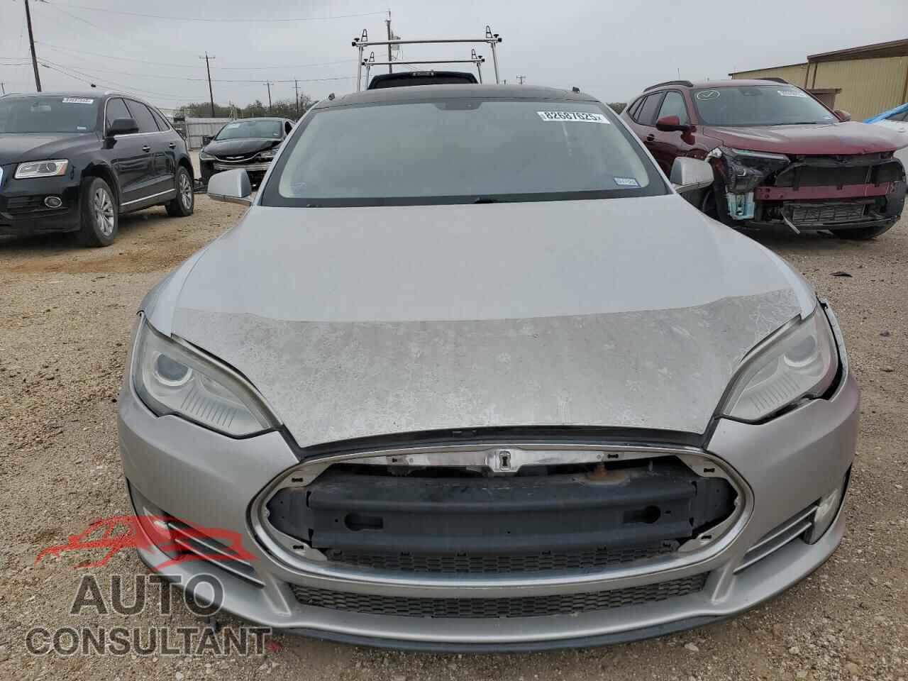 TESLA MODEL S 2013 - 5YJSA1CG8DFP09285
