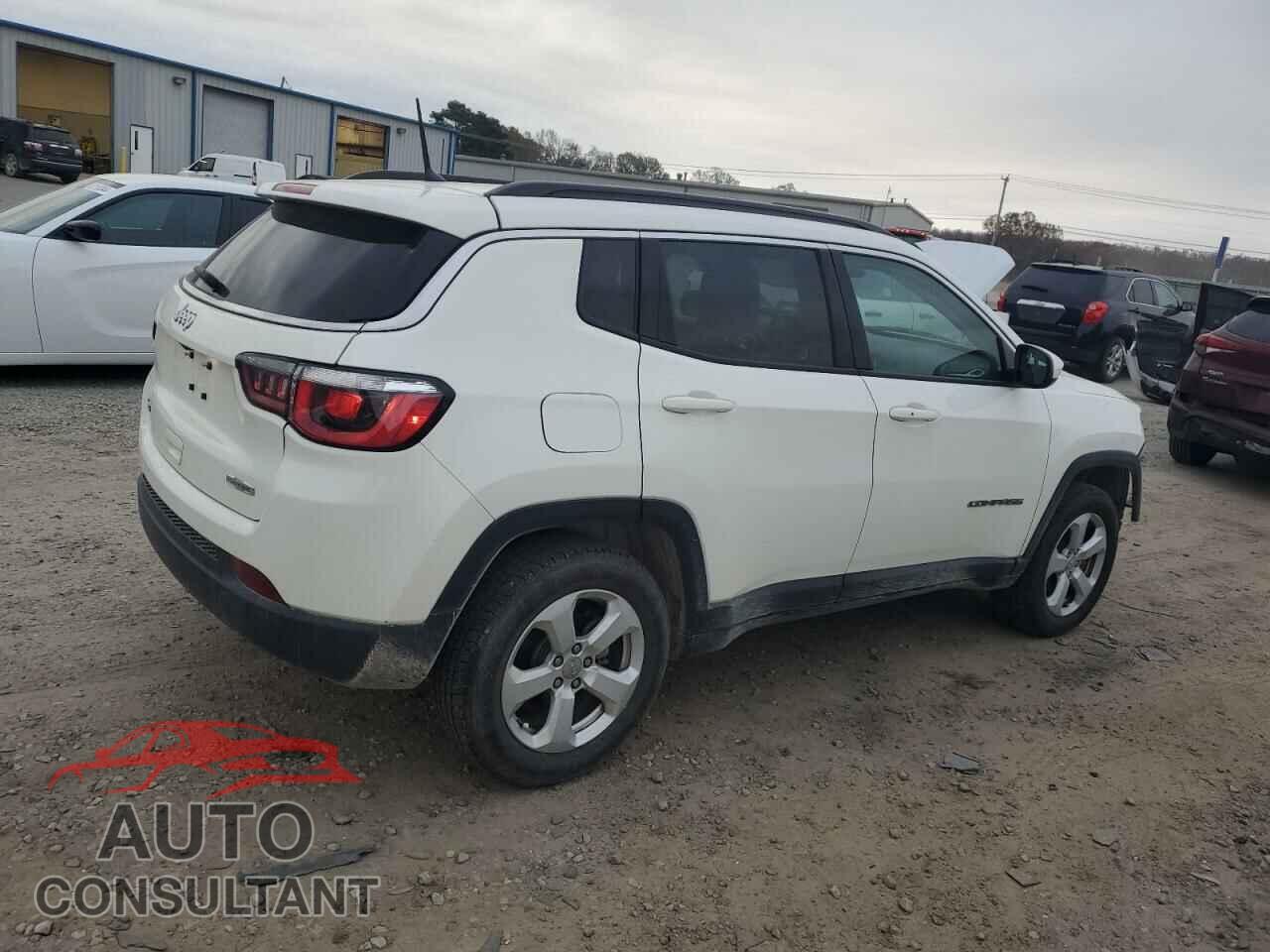 JEEP COMPASS 2018 - 3C4NJDBB2JT178716