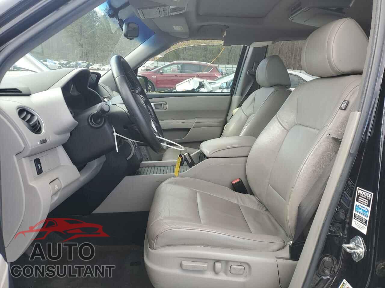 HONDA PILOT 2013 - 5FNYF3H52DB031907