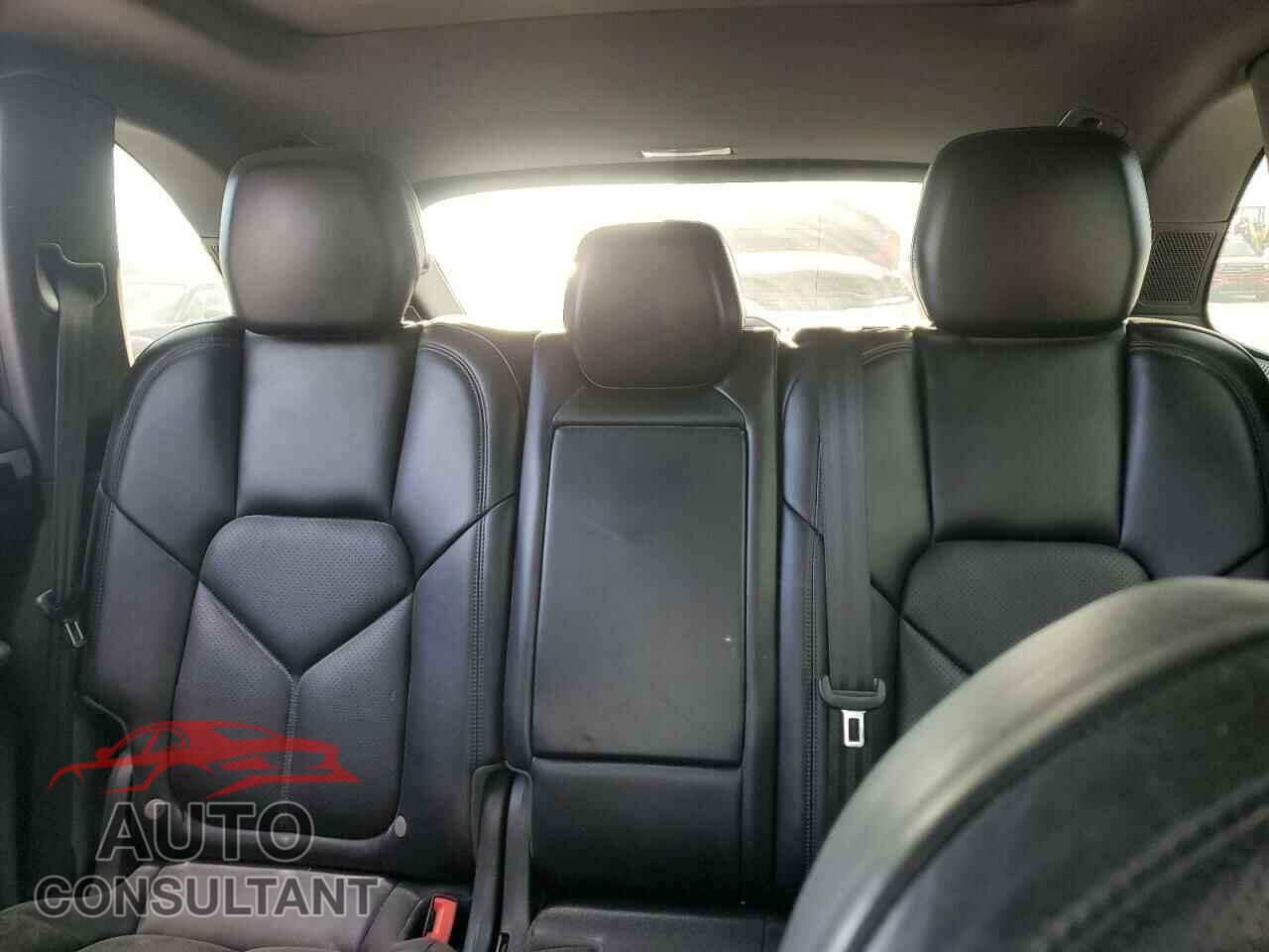 PORSCHE CAYENNE 2018 - WP1AB2A29JLA60870
