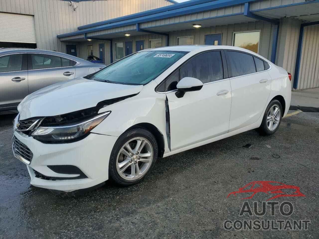 CHEVROLET CRUZE 2018 - 1G1BE5SM1J7184535