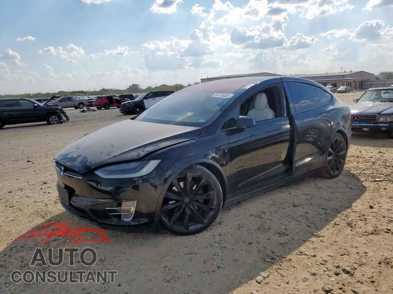 TESLA MODEL X 2017 - 5YJXCBE21HF050463